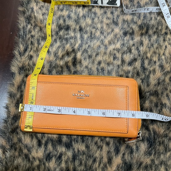 COACH FULL ZIP ACCORDION CROSS GRAIN LEATHER WALLET - Picture 9 of 11